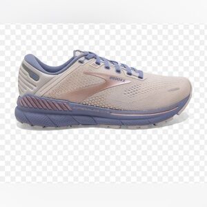 Brooks Adrenaline GTS 22 size 9 women